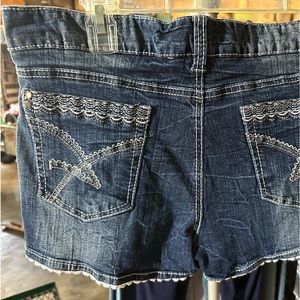 Amethyst denim shorts